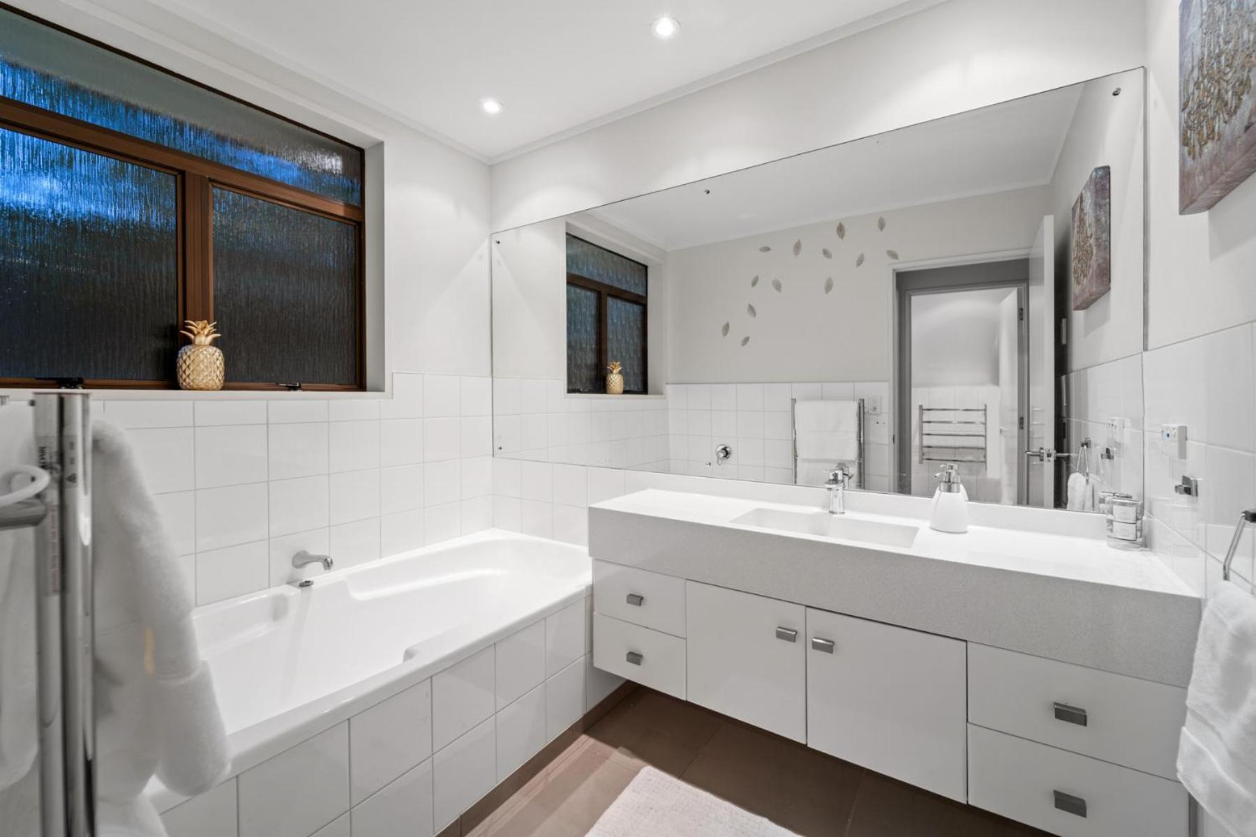 Entire House With Pool, Spa Auckland Exterior photo